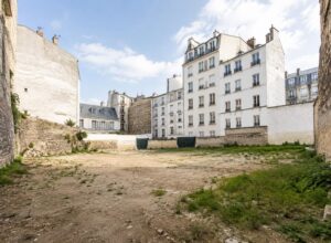 Development Land Plot Near Le Marais - photo 2