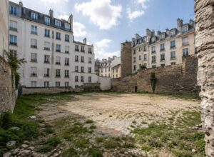 Development Land Plot Near Le Marais - photo 3